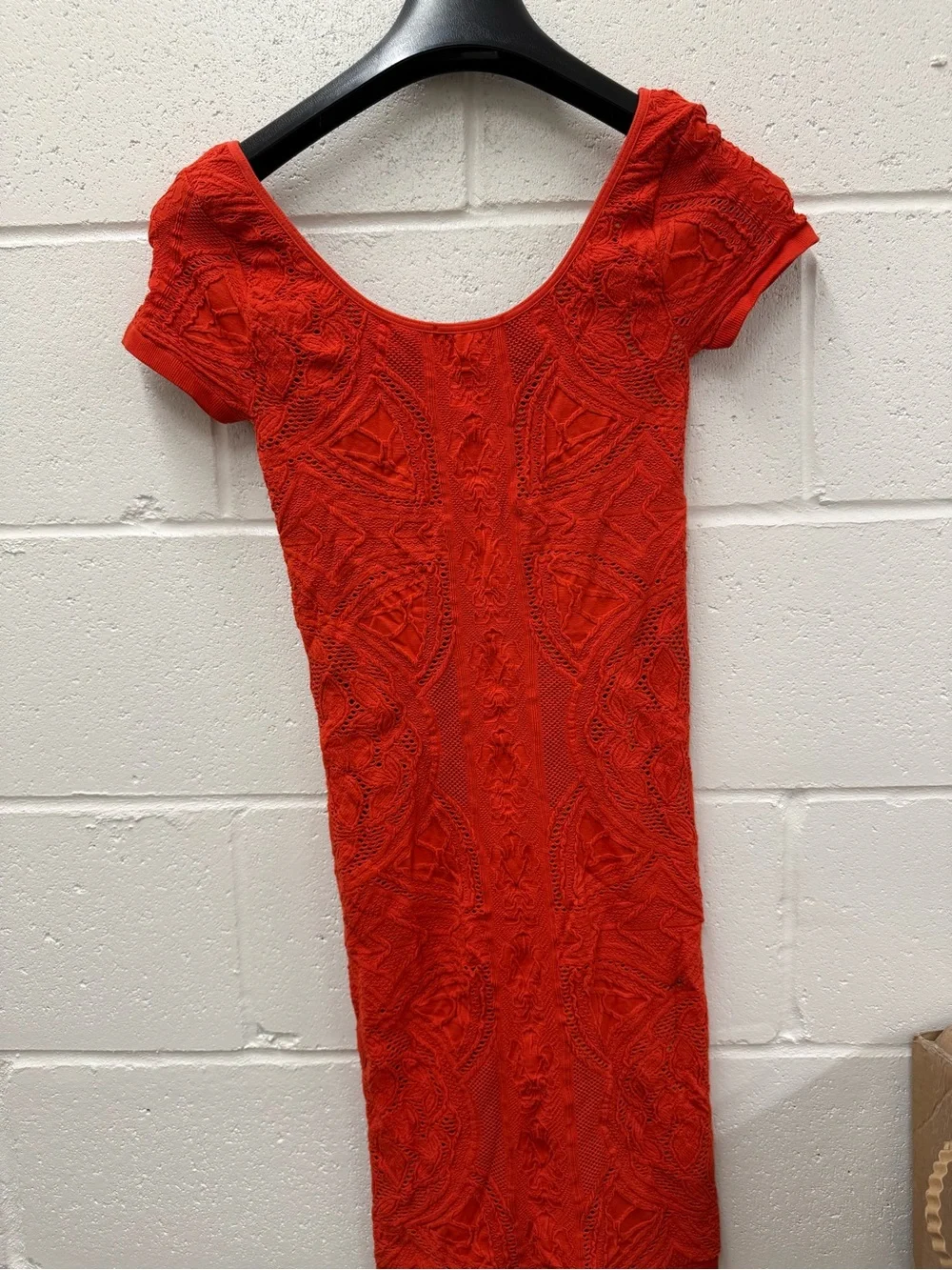 Bebe vintage-inspired Red-Orange Lace Bodycon Dress /XS-S - Picture 3 of 5